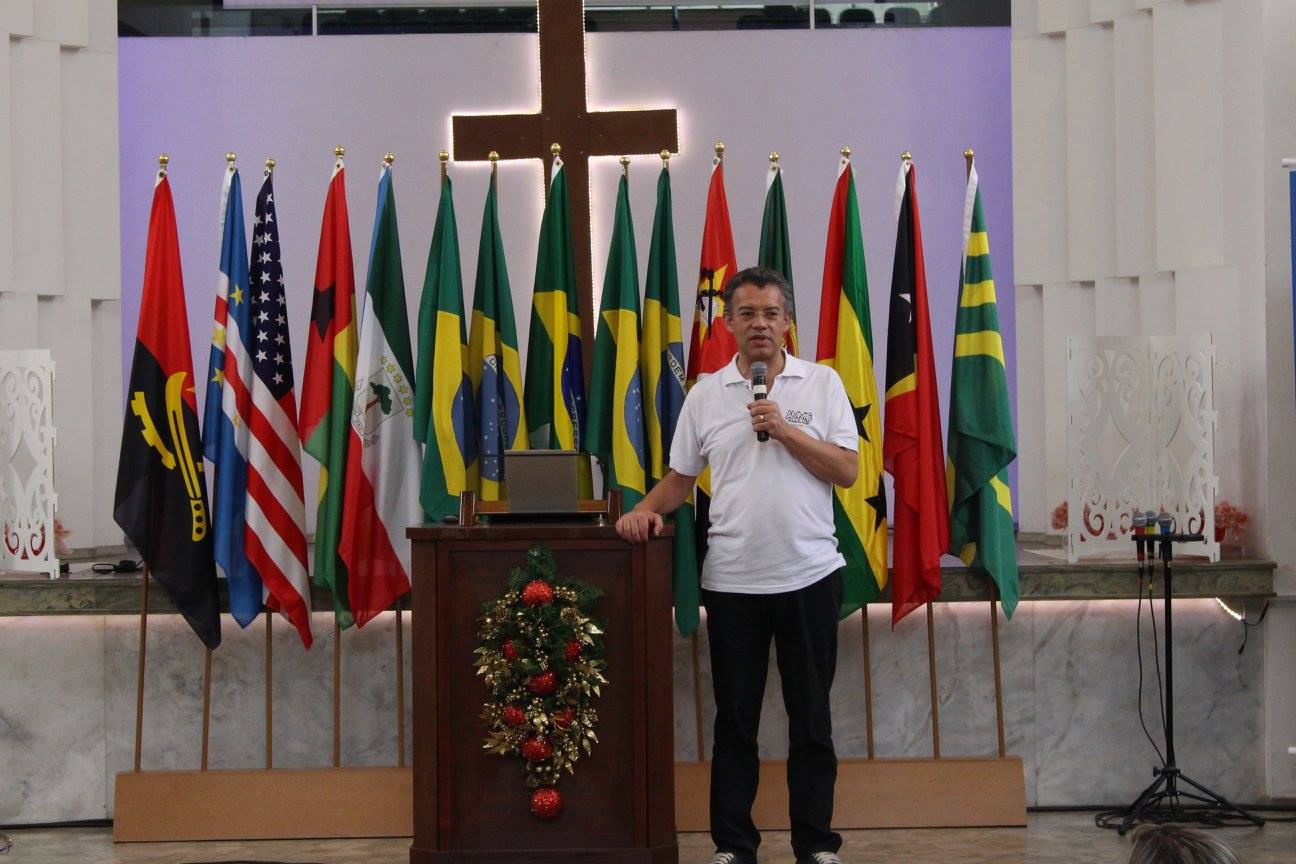 Pr. José Bernardo ministra palestra durante o 1° Encontro Missionário da Língua Portuguesa, em 2016